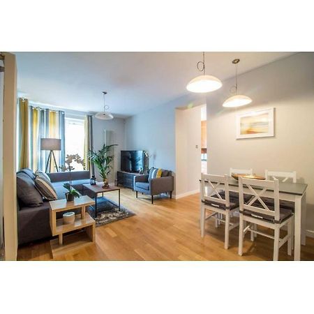 Central And Stylish One Bedroom Apartment エディンバラ エクステリア 写真