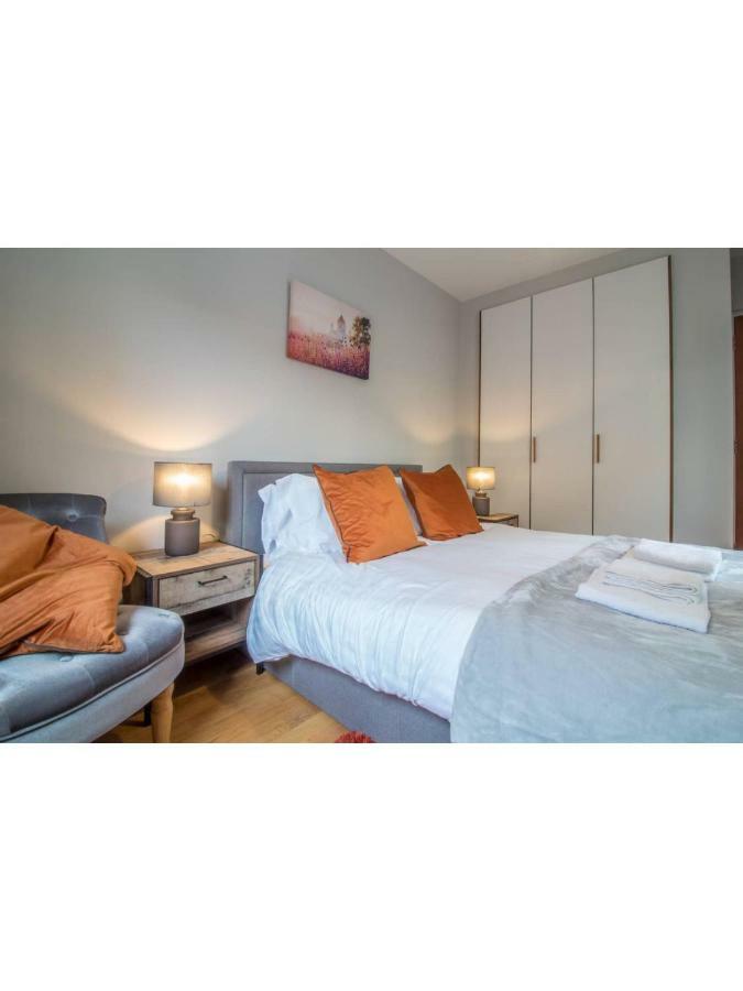 Central And Stylish One Bedroom Apartment エディンバラ エクステリア 写真