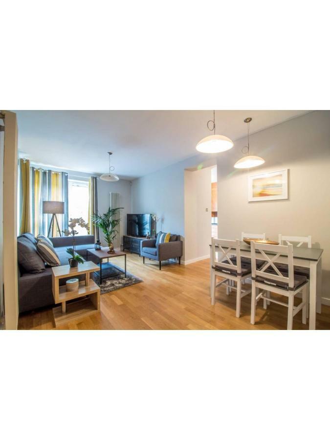 Central And Stylish One Bedroom Apartment エディンバラ エクステリア 写真