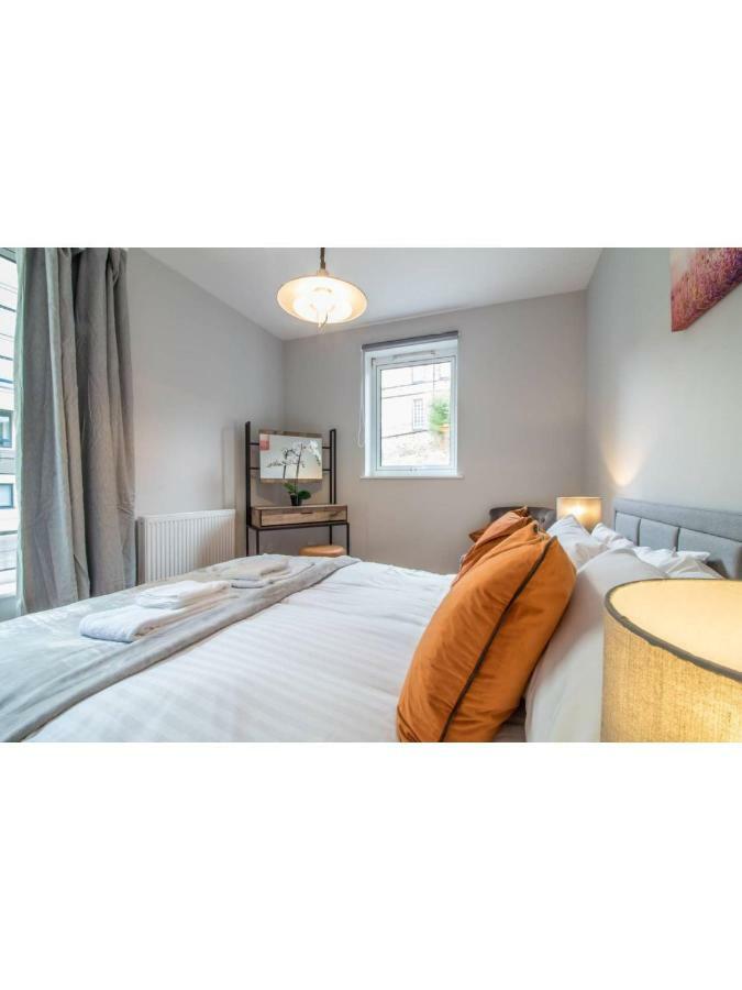 Central And Stylish One Bedroom Apartment エディンバラ エクステリア 写真